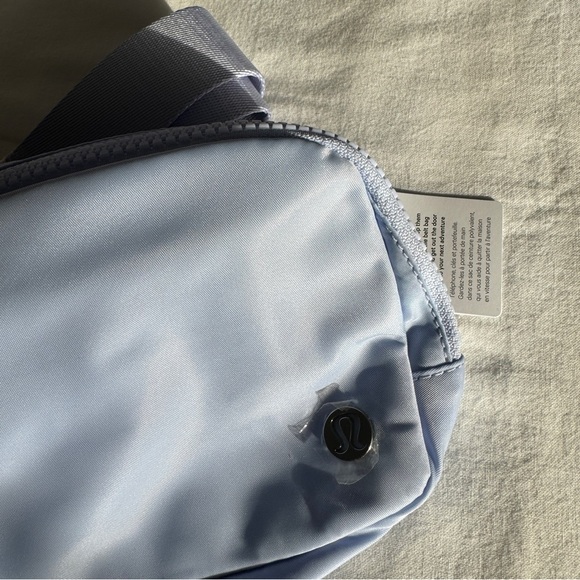 🆕 LAST ONE Lululemon Everywhere Belt Bag 1L - Pastel Blue - Picture 3 of 7